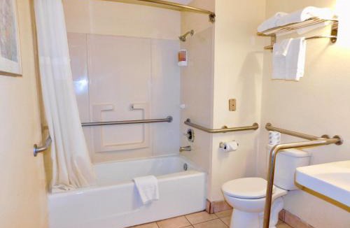 Turnagain Hotel | Americas Best Value Inn & Suites Anchorage Airport