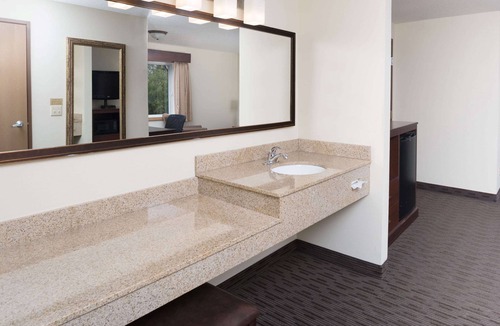 Valley City Hotel | AmericInn by Wyndham Valley City - Conference Center