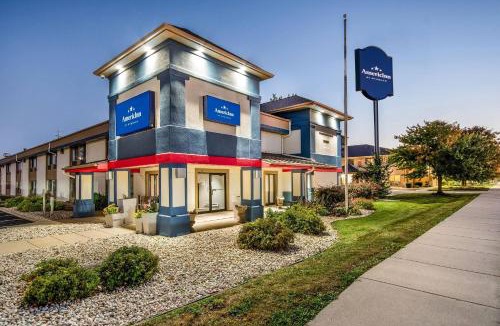 Beloit Hotel | AmericInn by Wyndham Beloit