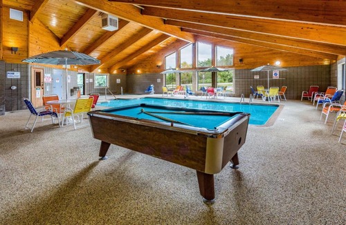 Proctor Hotel | AmericInn by Wyndham Duluth South Proctor Black Woods Event Ctr