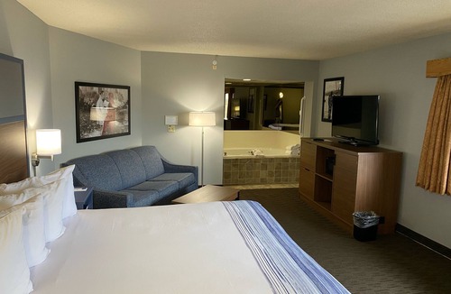Greenville Hotel | AmericInn by Wyndham Greenville