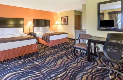 Streator Hotel | AmericInn by Wyndham Streator