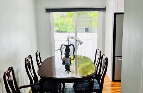 Hadley House | Amherst, Perfect Location, UMass, Smith, MHC!