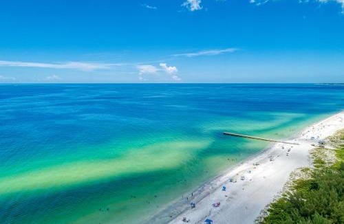 Bradenton Beach House | Ami Lighthouse Cottage-One Minute Walk To The Beach-Keyless Locks