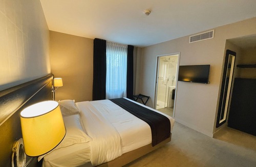 L'Isle-Adam Hotel | Amicitia