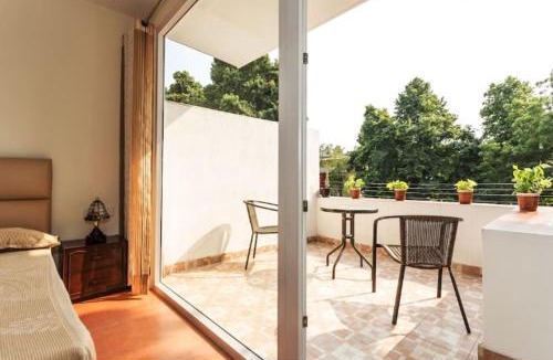 Nizamuddin East Bed & Breakfast | Amidst Monuments and Serenity