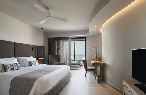 Adelianos Kampos Hotel | AMIRA LUXURY RESORT & SPA