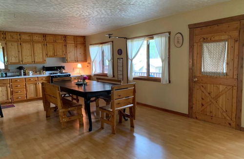 Rexford House | Amish Built Home in West Kootenai, MT - Near Lake Koocanusa, Rexford & Eureka
