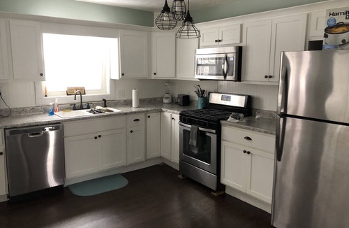 Killbuck House | Amish country Farmhouse in quiet Holmes County with fishing