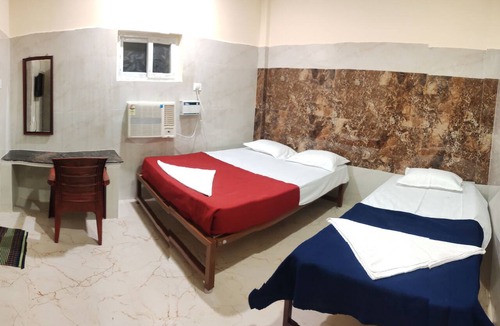 Tiruvannamalai Hotel | Ammayi Temple View