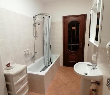 Narzole Bed & Breakfast | Amo' le Langhe