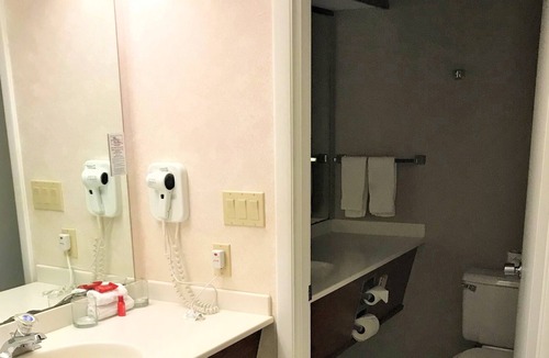 South Richland Apartment | Amon park Studios - Apartment with whirlpool