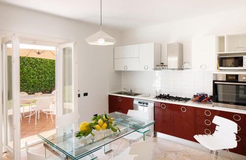 Sant'Agnello Villa | AMORE RENTALS - Villa Lia