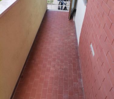 Pordenone House | Ampia camera con balcone privato