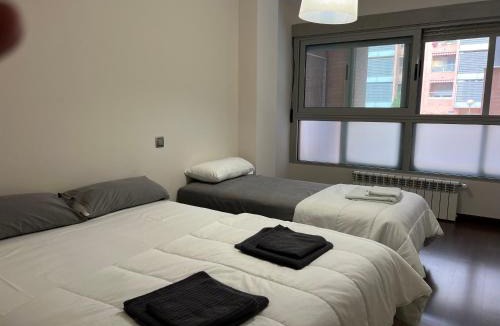 Almendrales Apartment | Amplio apartamento a 15 minutos de la Puerta del Sol