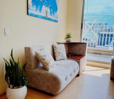 Quito Apartment | Amplio apartamento El Eden cerca Embajada Americana y Solca - zona tranquila seguridad 24-7