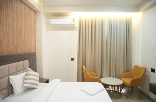 Udyog Vihar Hotel | Amrit Residency