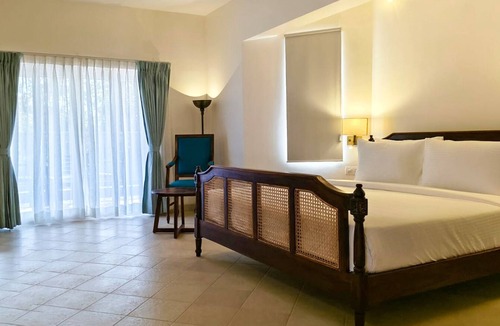 Shelpem Hotel | Amritara Serenity