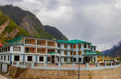 Badrinath Hotel | Amritara The Avadh