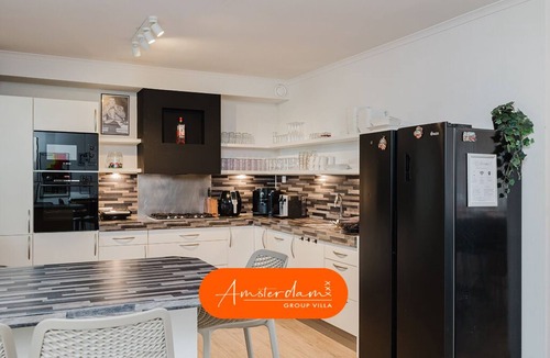 Zwanenburg House | Amsterdam Group Villa | 12 + Beds | 3- bedrooms