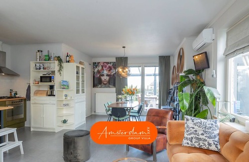 Zwanenburg House | Amsterdam Group Villa | 12 + Beds | 3- bedrooms