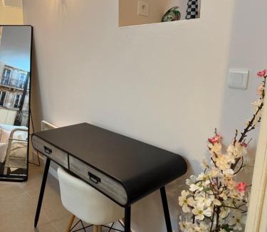 Quartier de la Roquette Apartment | Amy