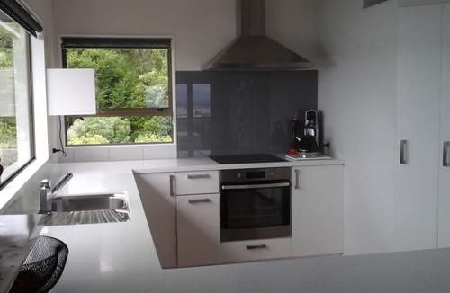 Nelson House | An all day sun, quiet, with great views holiday home