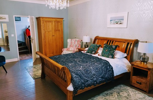 Le Lude Bed & Breakfast | An elegant, comfortable guest house in the Pays de la Loire region, France