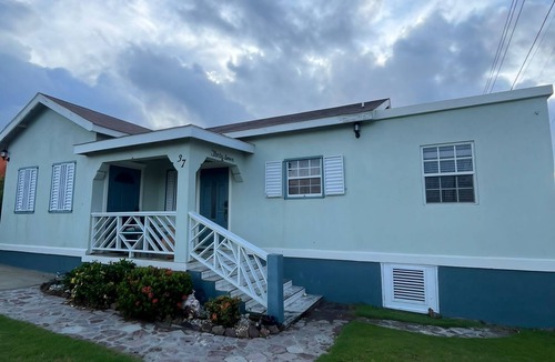 Butlers House | An exceptional fully equipped 3-bedroom suite.