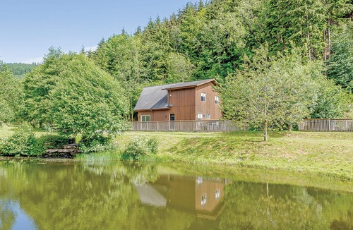 Llangollen Ski Chalet | An extremely spacious two storey luxury lodge.