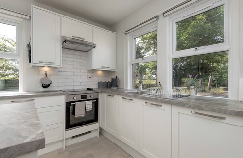 North Berwick Cottage | An impressive and unique 3-bedroom cottage in a picturesque countryside setting. Sleeps 5.