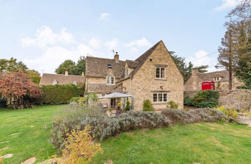 Barnsley Cottage | An impressive five bedroom country home in the heart of the Cotswolds - Barnsley Cottage
