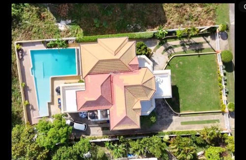 Whitehouse House | An Oceanfront Getaway - Wheelchair Accessible with Private Pool.