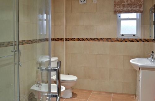 Ruddington Cottage | An open plan first floor apartment in the seaside resort of Beadnell.