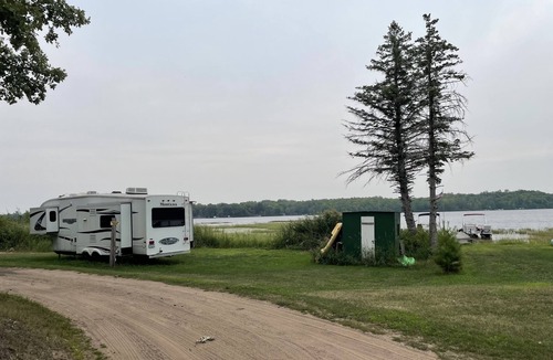 Garrison Cabin | An outdoor escape perfect for family adventures and romantic lakeside getaways.