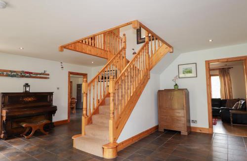 Newtonmore House | An Torr