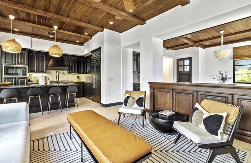 Historic Tennis Club Condo | An upscale vacation villa nestled in the heart of Downtown Palm Springs
