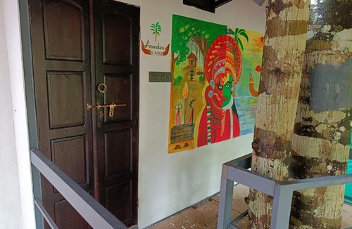 Vaikom Hotel | Anandam Woods - A Heritage single Room for couple-small family