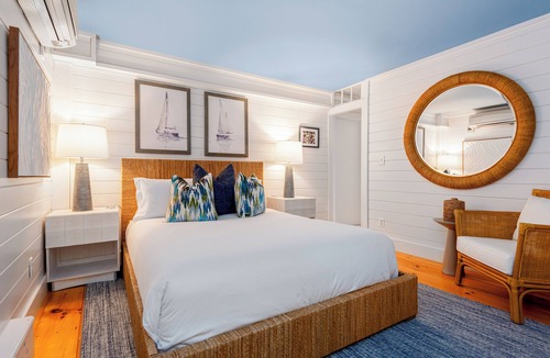 Nantucket Town Hotel | Anchor Inn