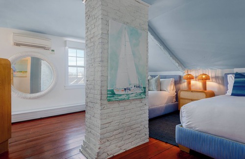 Nantucket Town Hotel | Anchor Inn