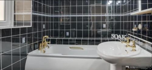 Seahouses Apartment | Anchor Point