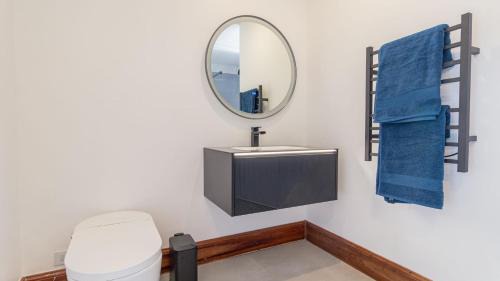 Paternoster Apartment | Anchorage 1 & 2