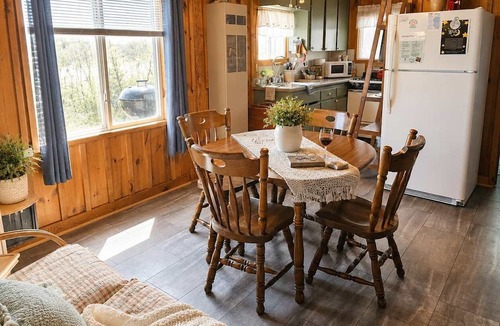 Oscoda Cottage | Anchorage Lakeview Cottage