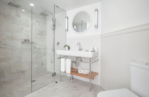 Corlette Hotel | Anchorage Port Stephens