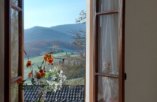 Neviano degli Arduini House | Ancient detached house in a peasant court, on the hills of Parma