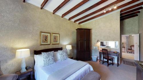 Potchefstroom House | Ancient Emperor Guest Estate