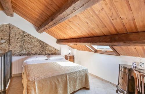 Stilo House | Ancient holiday home in the countryside of Stilo with garden