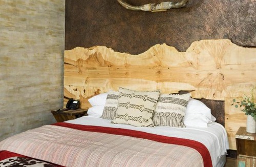 Knoxville Hotel | Ancient Lore Village