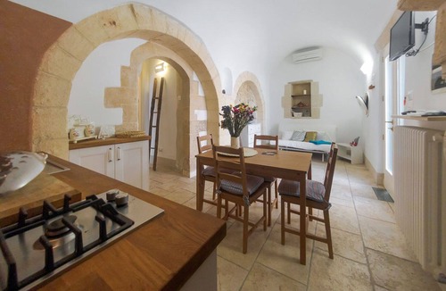 Muro Leccese House | Ancient residence with fireplace and all comfort just a few minutes from Otranto