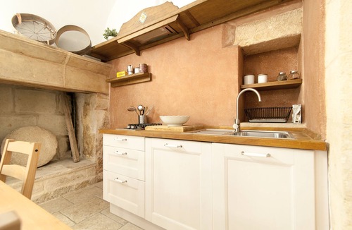 Muro Leccese House | Ancient residence with fireplace and all comfort just a few minutes from Otranto